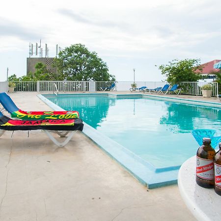 Montego Bay Club Apartments Esterno foto