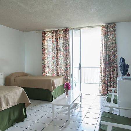 Montego Bay Club Apartments Esterno foto