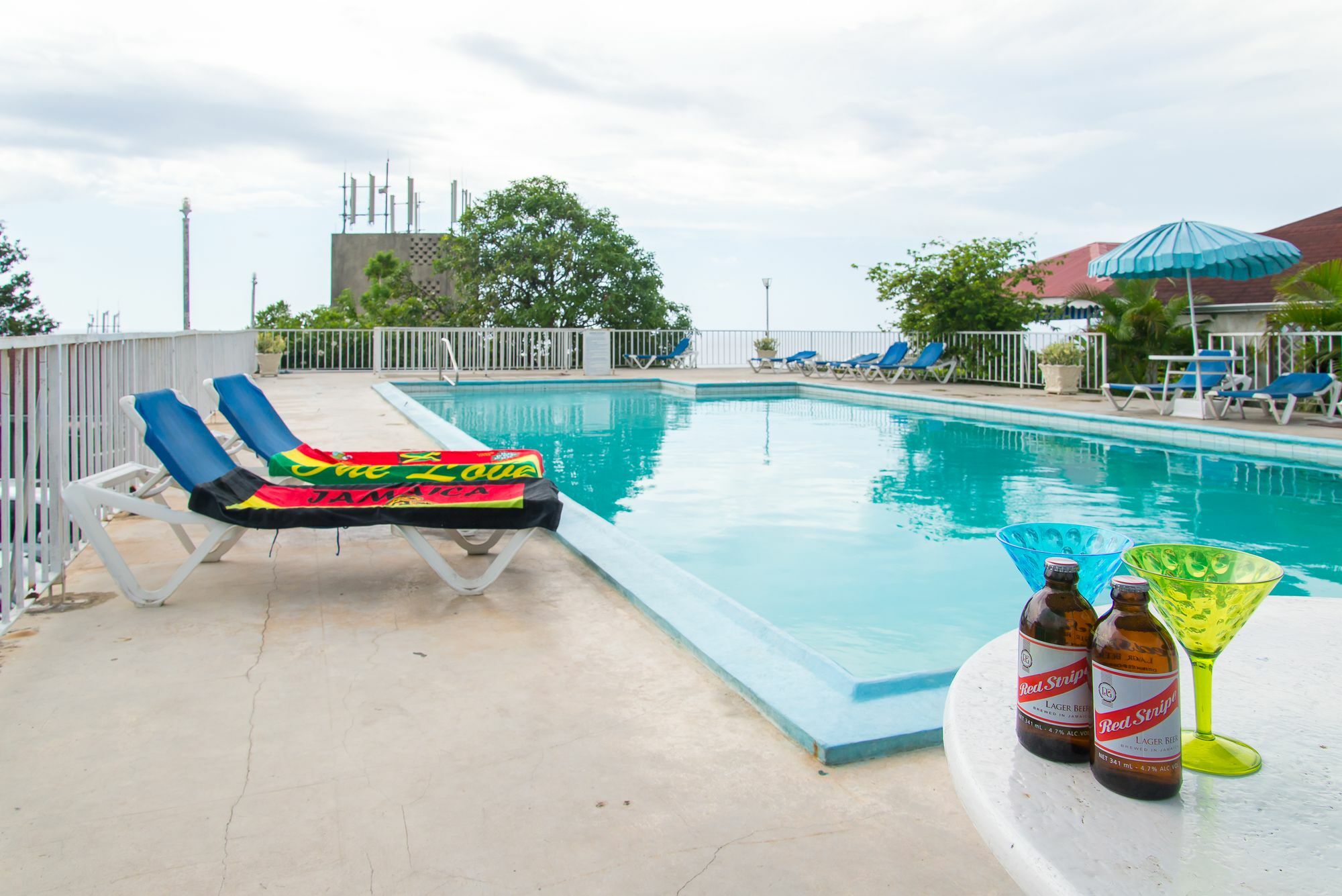 Montego Bay Club Apartments Esterno foto