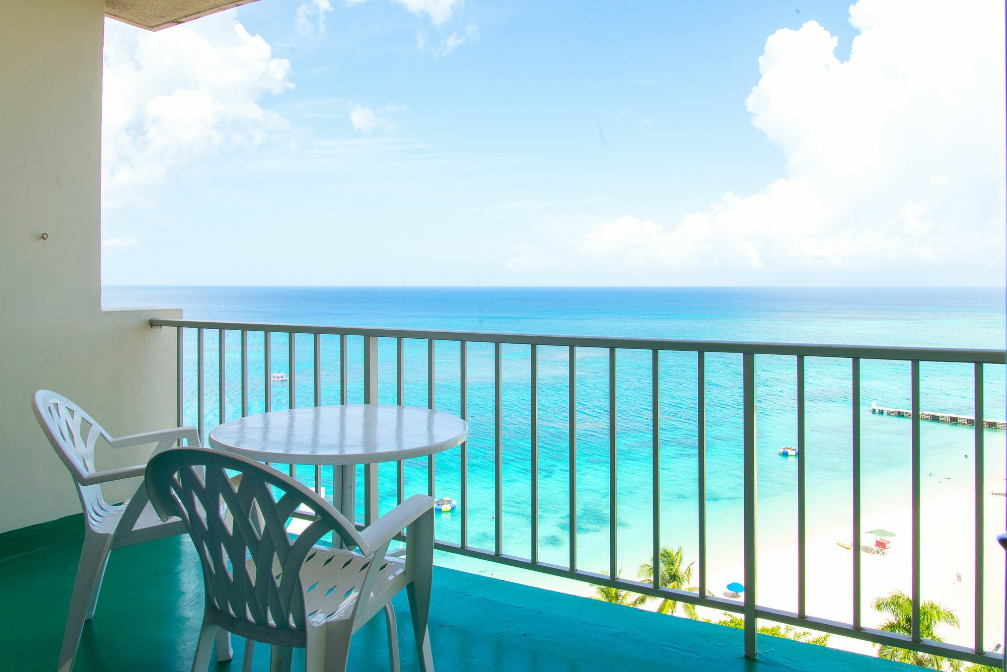 Montego Bay Club Apartments Esterno foto